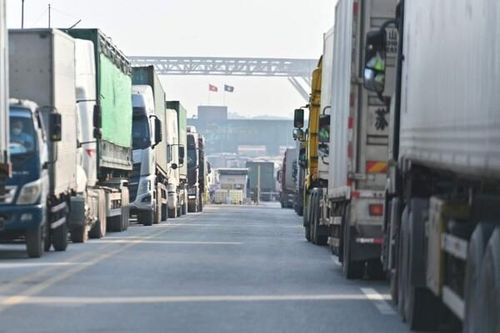 Hải quan Việt Nam và Trung Quốc hội đàm tìm giải pháp cho ùn ứ cửa khẩu