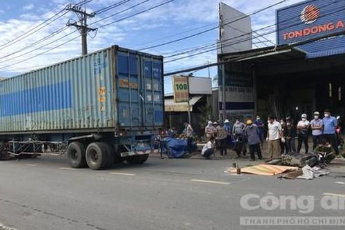 TPHCM: Nữ công nhân bị xe container cán tử vong trên đường đến công ty