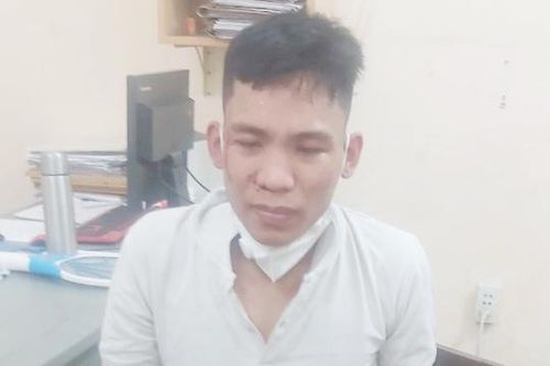 CSGT TP.HCM truy bắt 2 thanh niên giật điện thoại