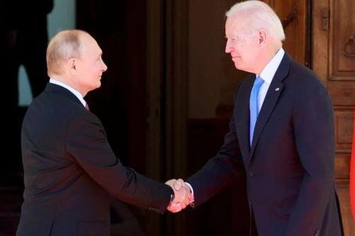 Nguyên thủ Nga - Mỹ trao đổi giữa căng thẳng ở biên giới Ukraine