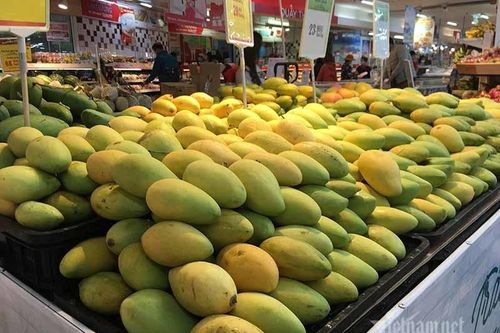 Tắc đường sang Trung Quốc, hàng triệu tấn nông sản 'dội chợ' mùa Tết