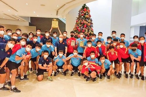 Đội tuyển Việt Nam về nước sáng 31/12