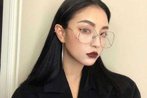 Chị em hãy 'dắt túi' một vài phong cách trang điểm dự tiệc ấn tượng và nổi bật