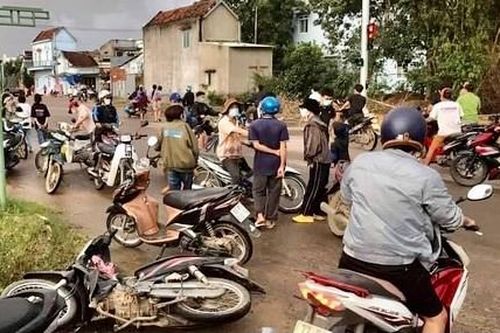 Gây TNGT liên hoàn, tài xế xe container kéo theo xe máy bỏ chạy