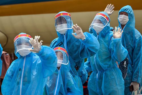 Tìm người liên quan 14 trường hợp nhiễm chủng Omicron