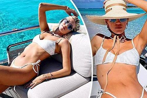 Siêu mẫu nội y Devon Windsor khoe dáng đẹp như tượng tạc với bikini trên du thuyền