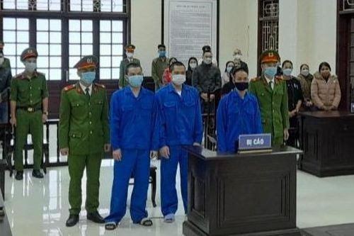 Tử hình 3 kẻ vận chuyển 60 ngàn viên ma túy ở biên giới