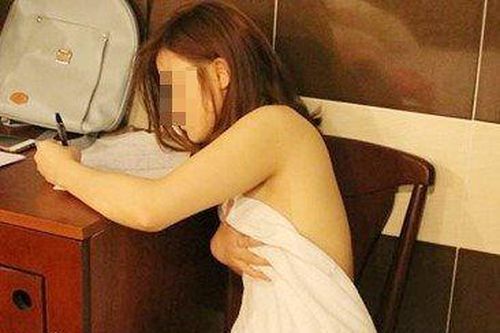 Bắt quả tang các đối tượng bán dâm tại quán cà phê
