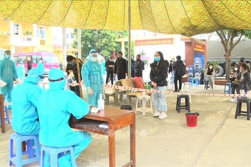 Hưng Yên yêu cầu doanh nghiệp kiểm soát chặt người lao động
