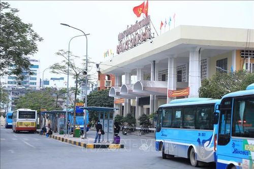 Bến xe vắng khách những ngày cuối năm 2021