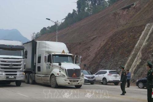 Lạng Sơn: Đồng hành cùng doanh nghiệp và lái xe chở nông sản xuất khẩu