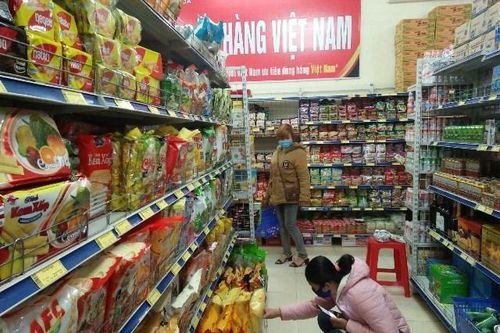 Huyện Quan Sơn b ảo đảm cung ứng đủ các nguồn hàng phục vụ Nhân dân trong dịp tết