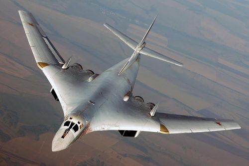 Oanh tạc cơ Tu-160 Nga hoàn toàn vô dụng khi đối đầu với Mỹ?