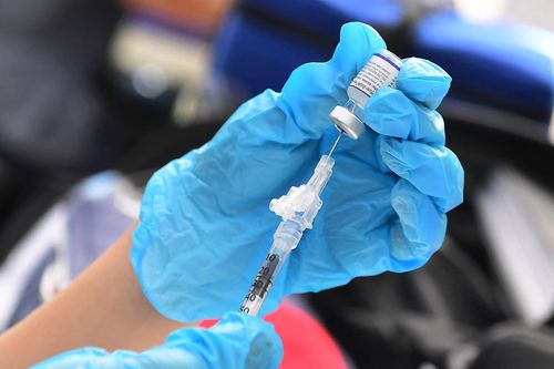 Nghiên cứu mới về hiệu quả của vaccine Pfizer và Moderna với Omicron