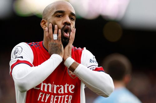 Arsenal lập kỷ lục về số lần nhận thẻ đỏ