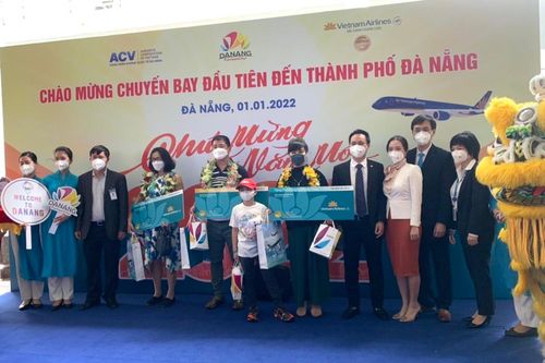 Đà Nẵng đón những vị khách đầu tiên trong năm mới 2022