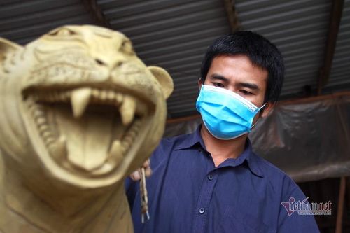 Độc đáo những chú tượng hổ làm bằng gốm chào năm mới