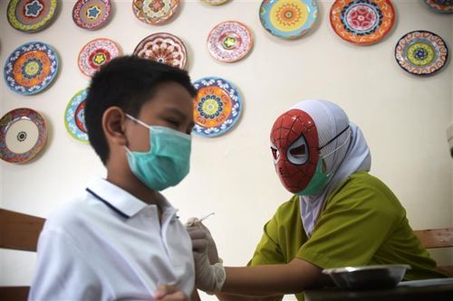 COVID-19 tại ASEAN hết 31/12: Trên 400 ca tử vong; Lào sẵn sàng mở cửa đón du khách từ đầu năm 2022