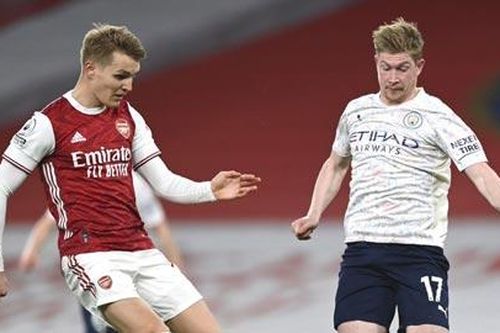 Odegaard vs De Bruyne: De Bruyne 'xịn' có xịn hơn De Bruyne 'phiên bản'?