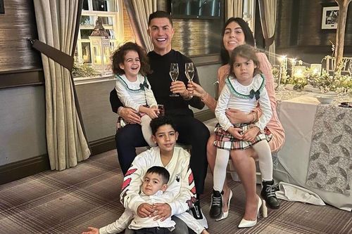 Ronaldo viết 'tâm thư' trong ngày đầu năm mới