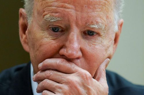Gánh nặng của ông Biden giữa 'mùa đông bất mãn'