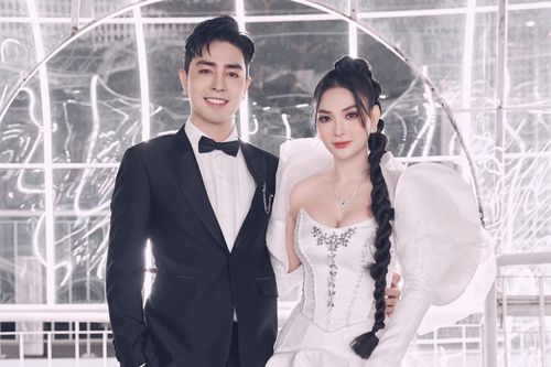 Ca sĩ Thu Thủy: Cảm thấy may mắn vì được ông xã ủng hộ, đam mê ca hát chưa bao giờ 'giảm nhiệt'