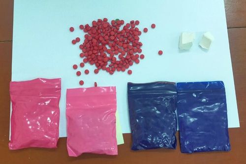 Sang Lào mua ma túy mang về Việt Nam bán lẻ