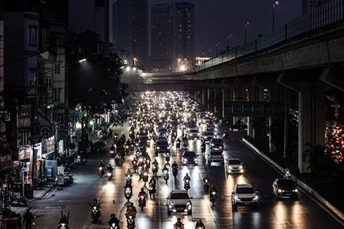 Sau kì nghỉ Tết, bến xe đìu hiu, người dân lác đác trở về Hà Nội