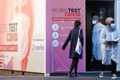 Thế giới ghi nhận trên 9,4 triệu ca nhiễm Covid-19 trong tuần cuối cùng năm 2021
