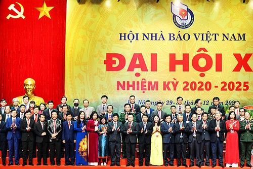 Nâng cao vị thế báo chí trong xã hội