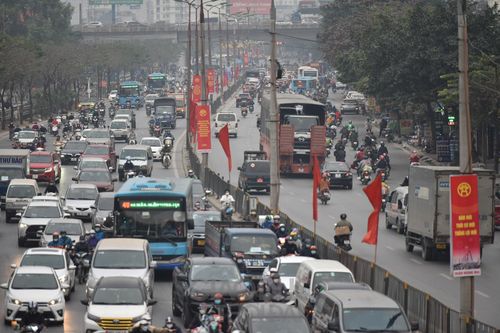 Người dân 'ùn ùn' lên thành phố sau đợt nghỉ Tết dương lịch 2022
