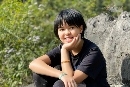 Nữ sinh 12 tuổi đạt 8.5 IELTS ngay lần thi đầu tiên
