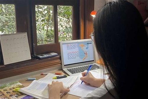 10 quận, huyện ở Hà Nội dừng cho học sinh đến trường
