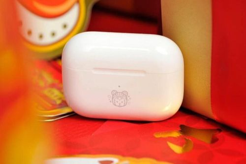 Apple ra mắt AirPods Pro phiên bản đặc biệt mừng năm mới Nhâm Dần 2022