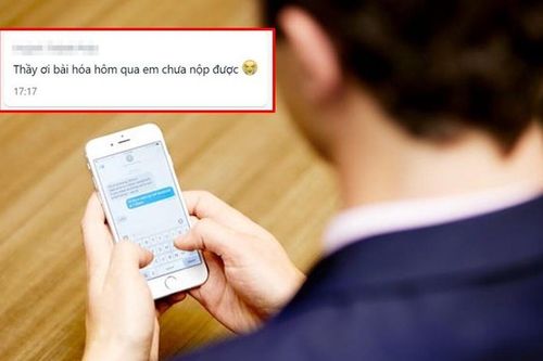 Lo lắng vì chưa kịp nộp bài, nam sinh nhận được tin nhắn của thầy giáo ngày đầu năm mà rưng rưng cảm động