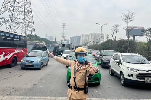 Chủ động phương án phân luồng từ xa đón người dân trở về Thủ đô sau Tết Dương lịch