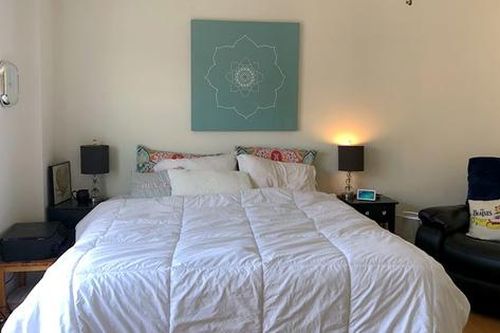 Tốn chưa đầy 4 triệu đồng để thay đổi phòng ngủ nhàm chán này