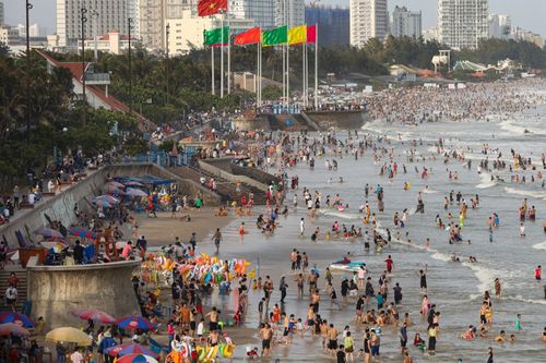 Khách đi chơi Tết Dương lịch giảm mạnh ở nhiều nơi