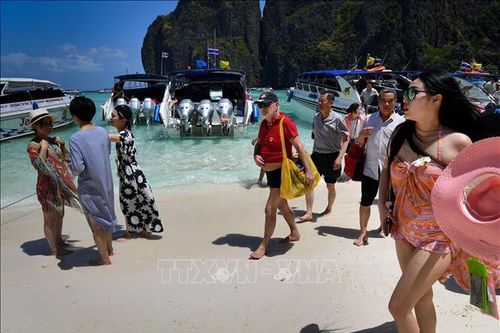 Thái Lan mở cửa trở lại bãi biển Maya nổi tiếng