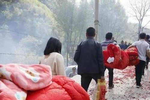 Bị nhà gái đòi thêm 1 tỷ giữa hôn lễ, chú rể đưa ra quyết định bất ngờ