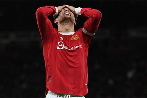 Ronaldo bỏ thói vùng vằng dù MU thua trận