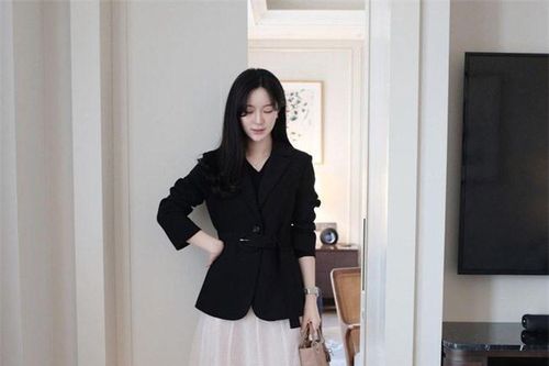 11 cách diện váy và blazer cho mùa lễ hội đảm bảo đẹp xinh hết nấc