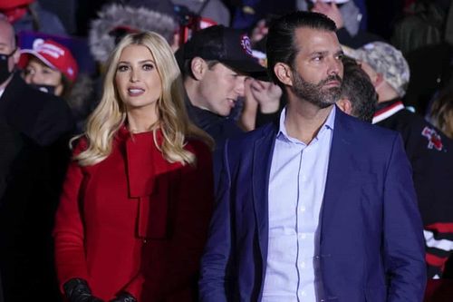 Gia đình Trump bị triệu tập