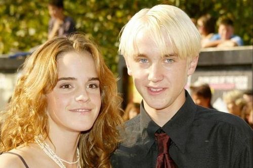 Chuyện tim mạch 'Harry Potter' giờ mới kể: Hermione thích 'kẻ thù', nụ hôn kinh dị của Ron