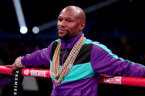 Mayweather thượng đài với tay đấm nghiệp dư