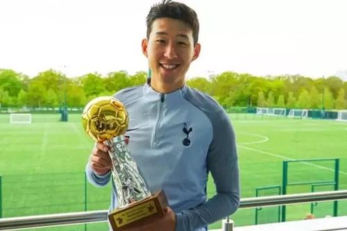 Son Heung-min lần thứ 5 liên tiếp nhận giải 'Cầu thủ xuất sắc nhất châu Á'