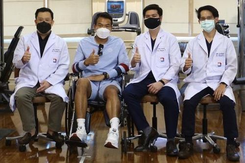Ngăn cản Tiến Linh ghi bàn, thủ môn Thái Lan phải lên bàn mổ