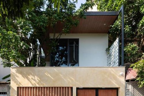 Nhà ống 2 tầng vẻ ngoài đơn giản, bên trong cảnh vật 'nên thơ hữu tình'