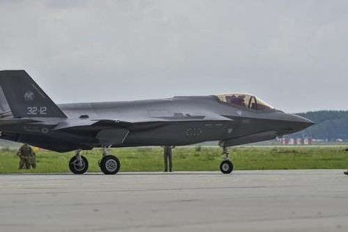 Tiêm kích F-35A gặp sự cố phải hạ cánh bằng bụng ở Hàn Quốc