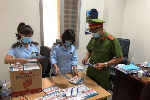 TP Hồ Chí Minh chỉ đạo kiểm tra đột xuất việc mua bán kit xét nghiệm COVID-19